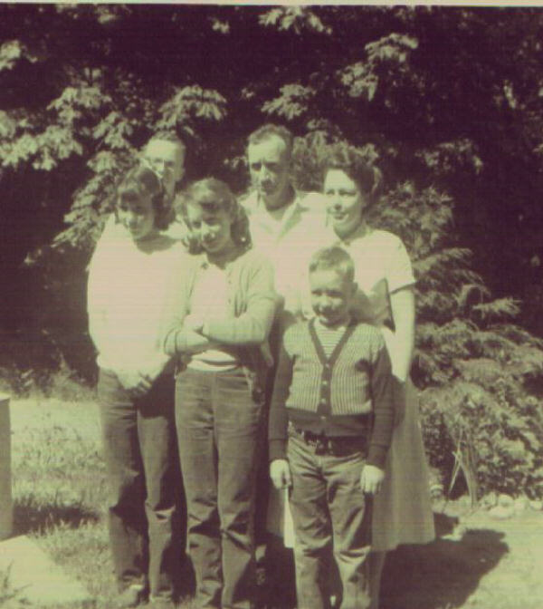 Artfam~1.jpg (63106 bytes)